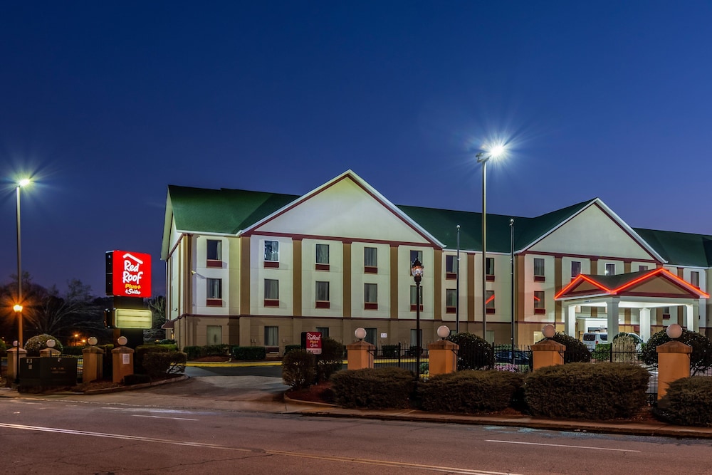 Red Roof PLUS & Suites Atlanta Airport South in ATLANTA - GA