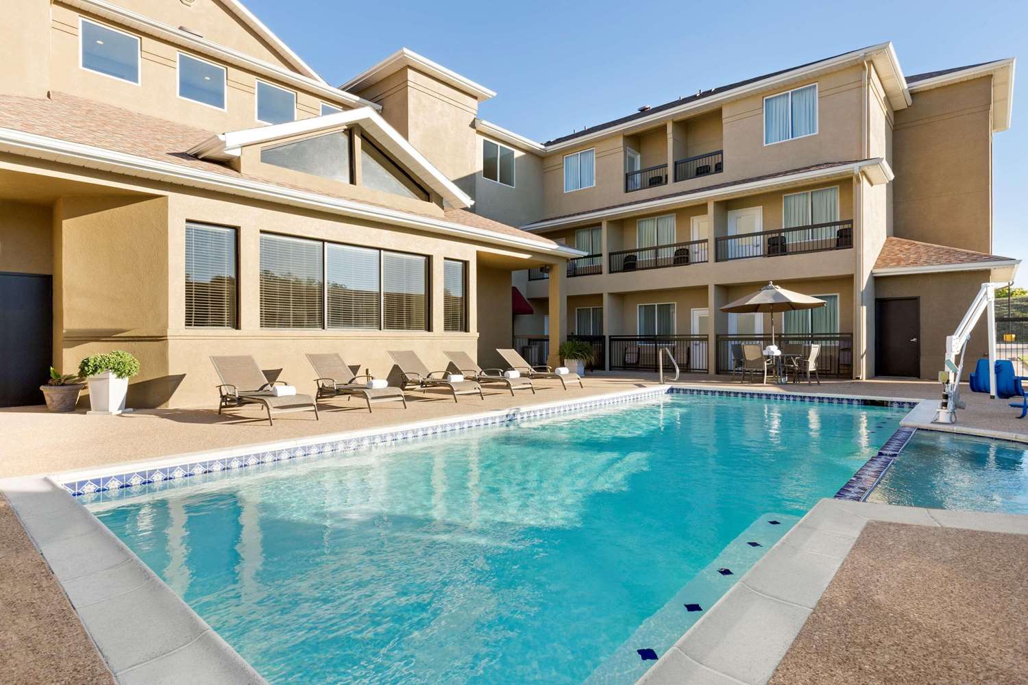 Country Inn & Suites by Radisson, Fort Worth West l-30 NAS JRB 45/45