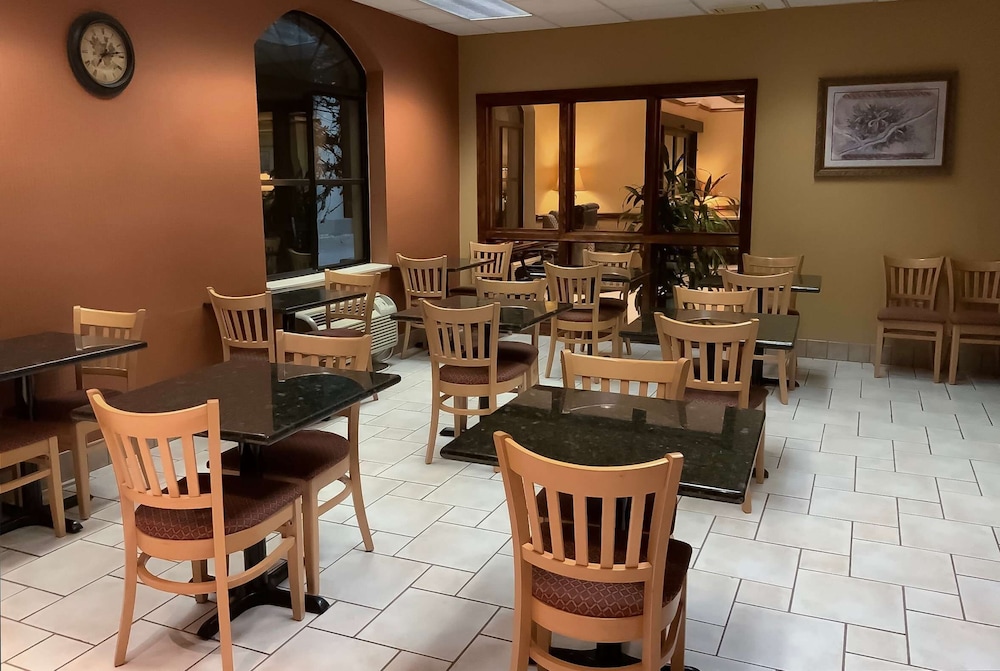 Baymont by Wyndham Asheville/Biltmore Village 23/27