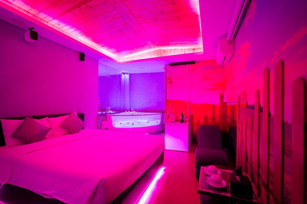 Cupid 2 Hotel 25/67