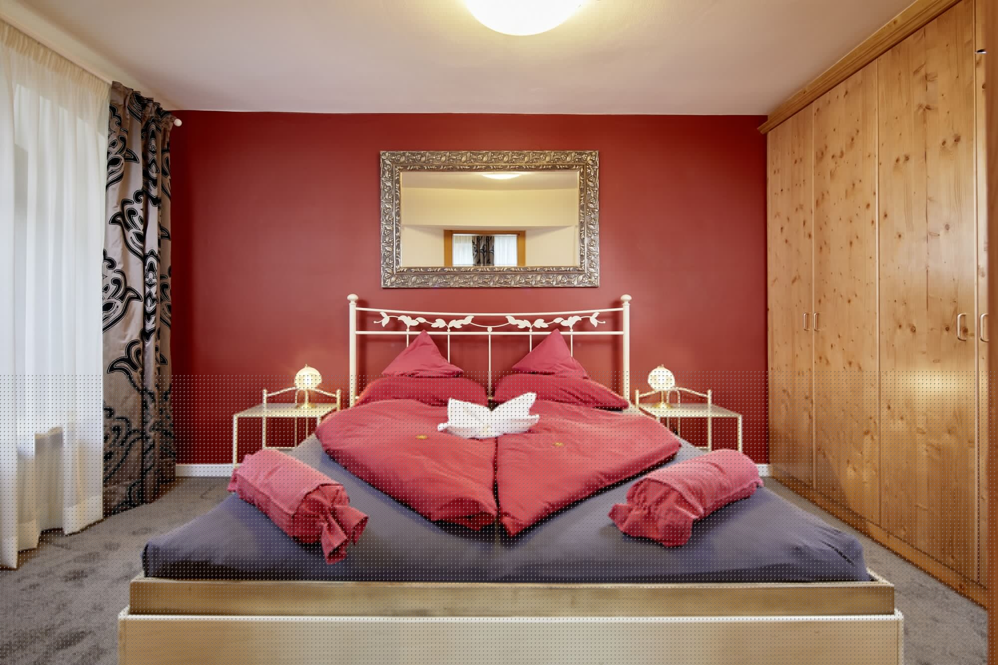 HONEYMOON, SUITE