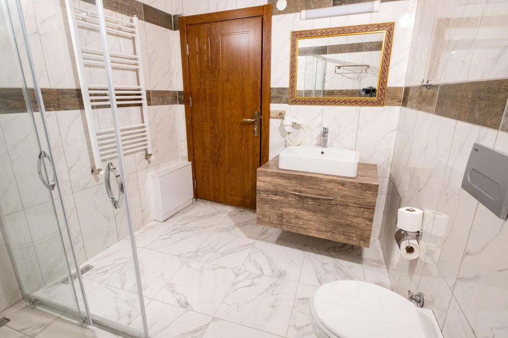 Mesken Cave Suites 50/50