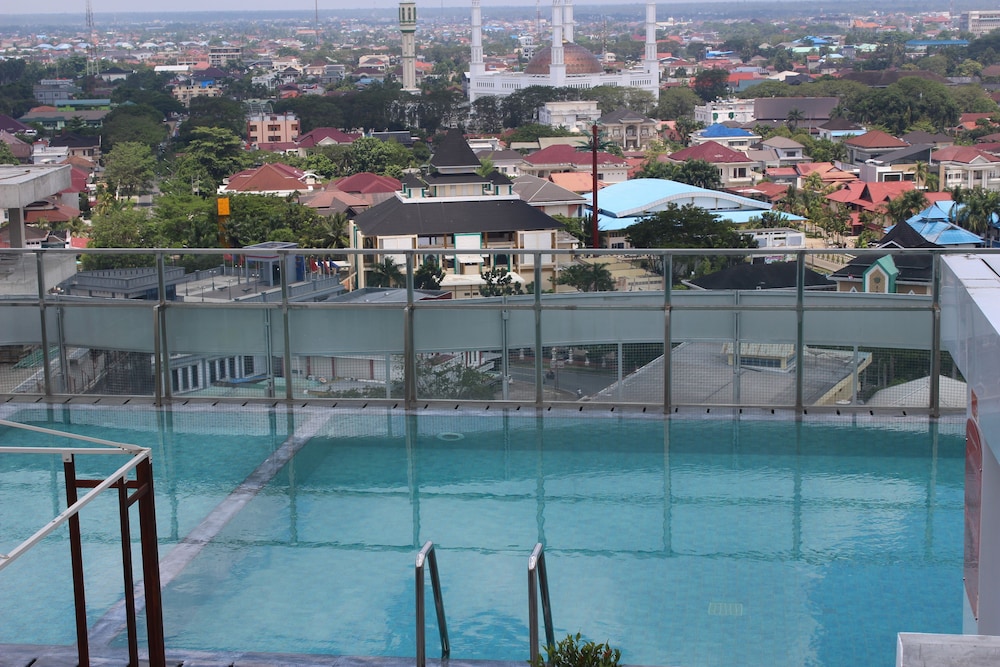 Harris Hotel Pontianak 4/50