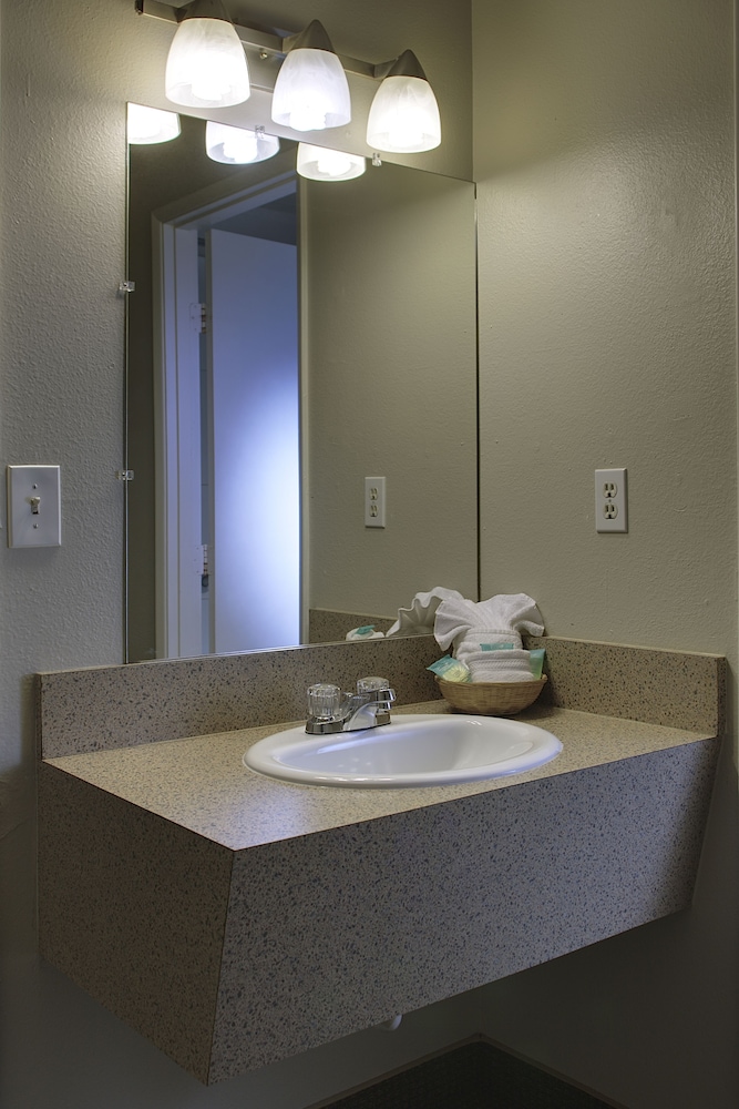 Aladdin Inn Suites 22/41