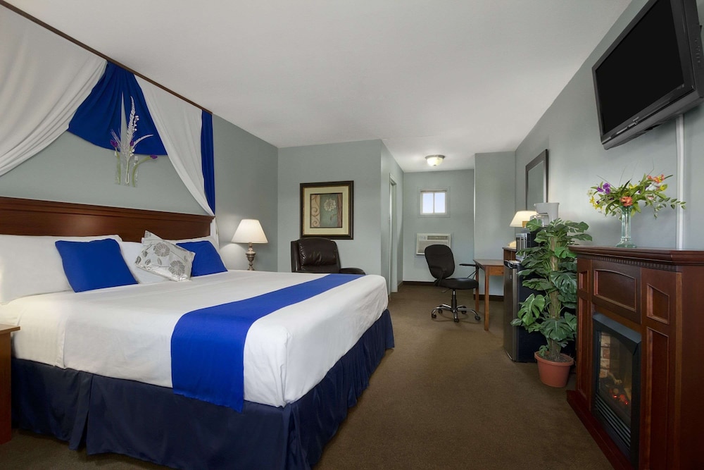 Knights Inn Lindsay 5/14