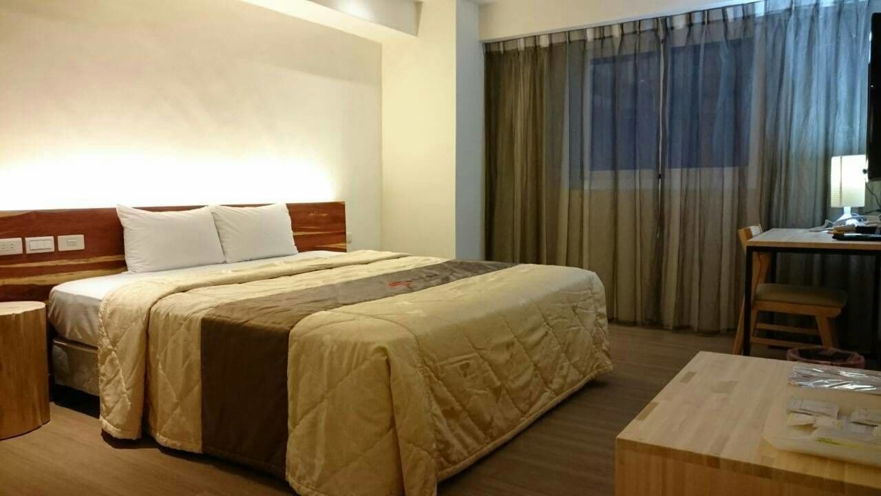 DESIGN, KING BED