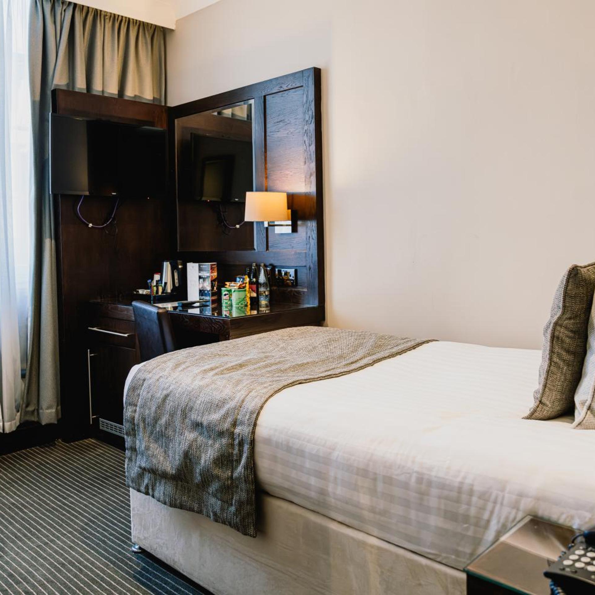 Room, Single