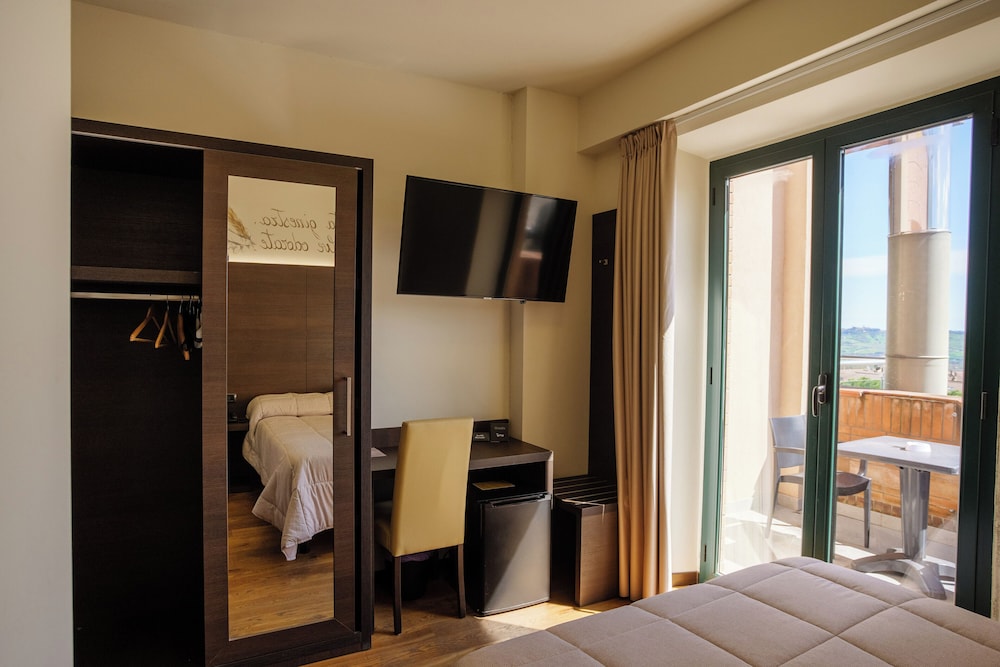 Albergo Ristorante Pizzeria Tonino 15/50