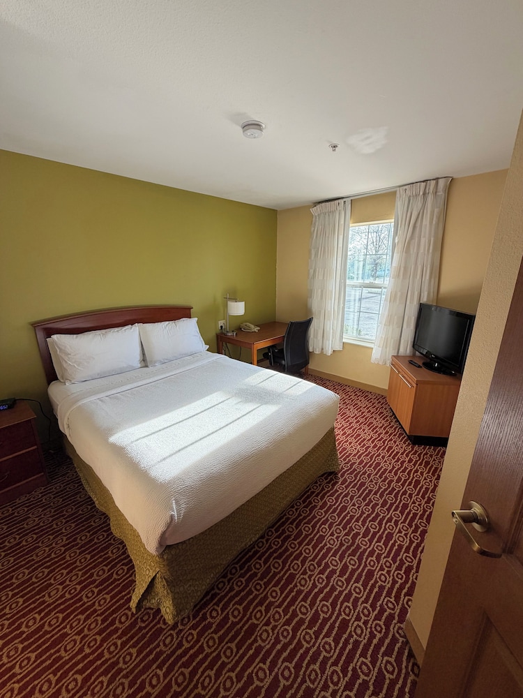 MainStay Suites Bloomington near University 10/42