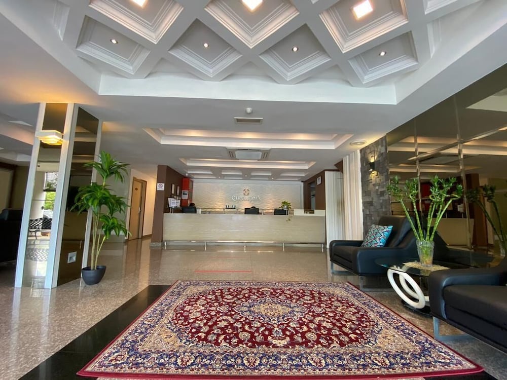Desa Queenspark Hotel 7/77