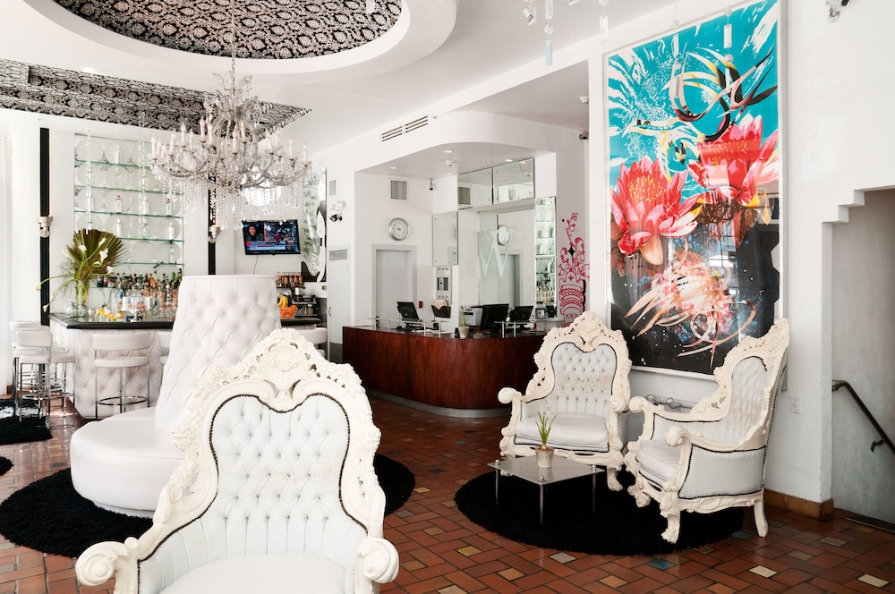 Posh South Beach Hostel 6/38