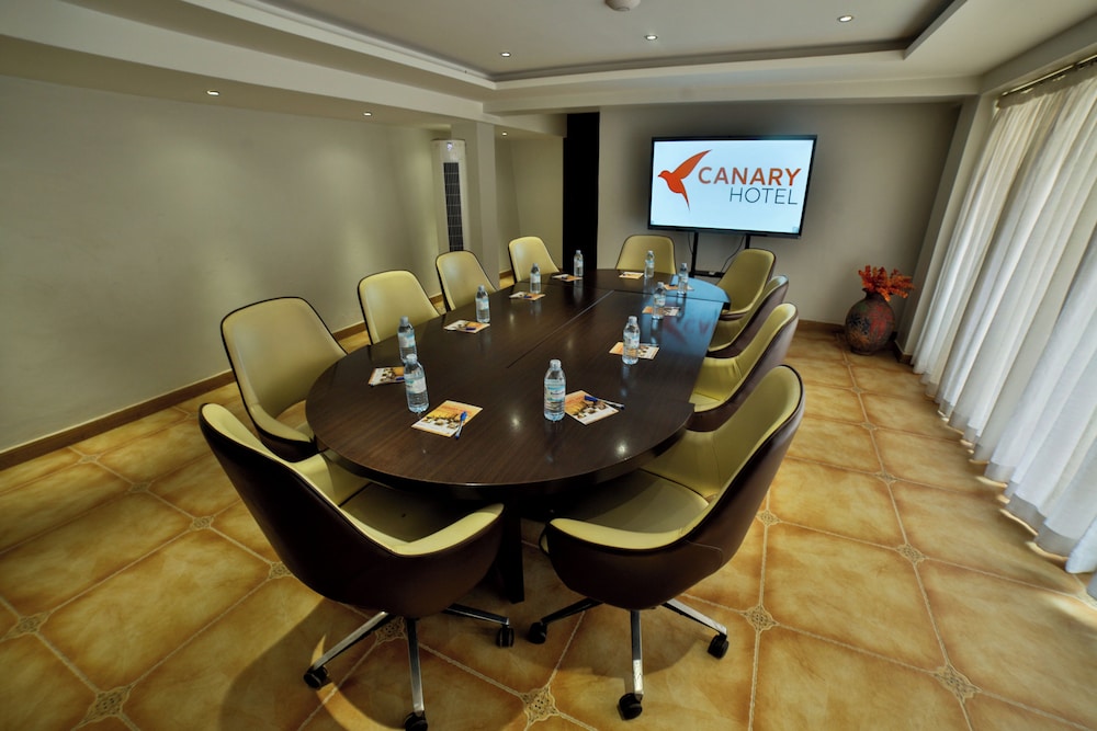 Canary Hotel 53/64