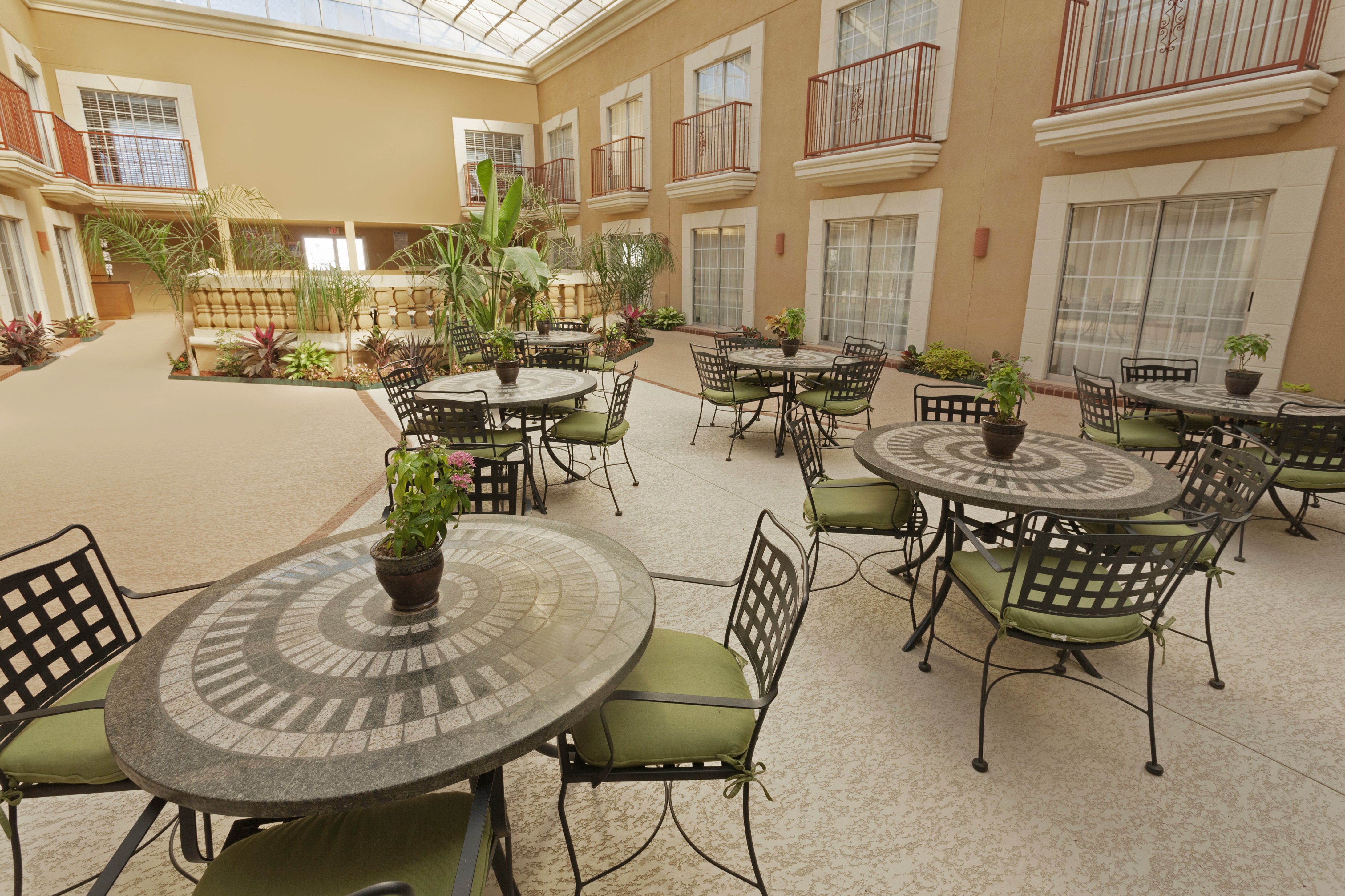 Best Western Plus Atrium Inn 21/26