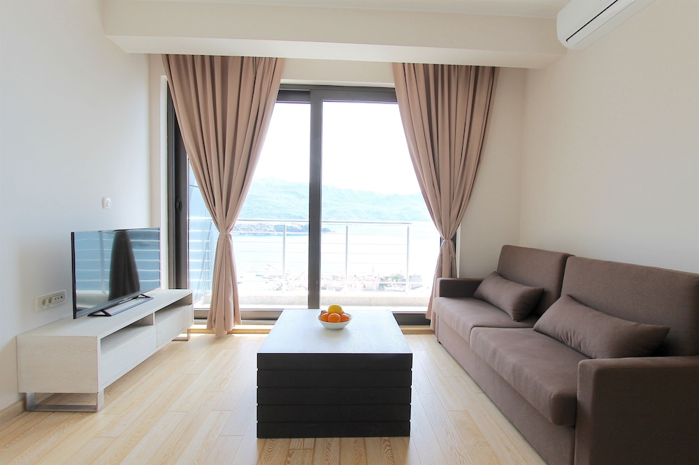 Apartments Aqua 50/66
