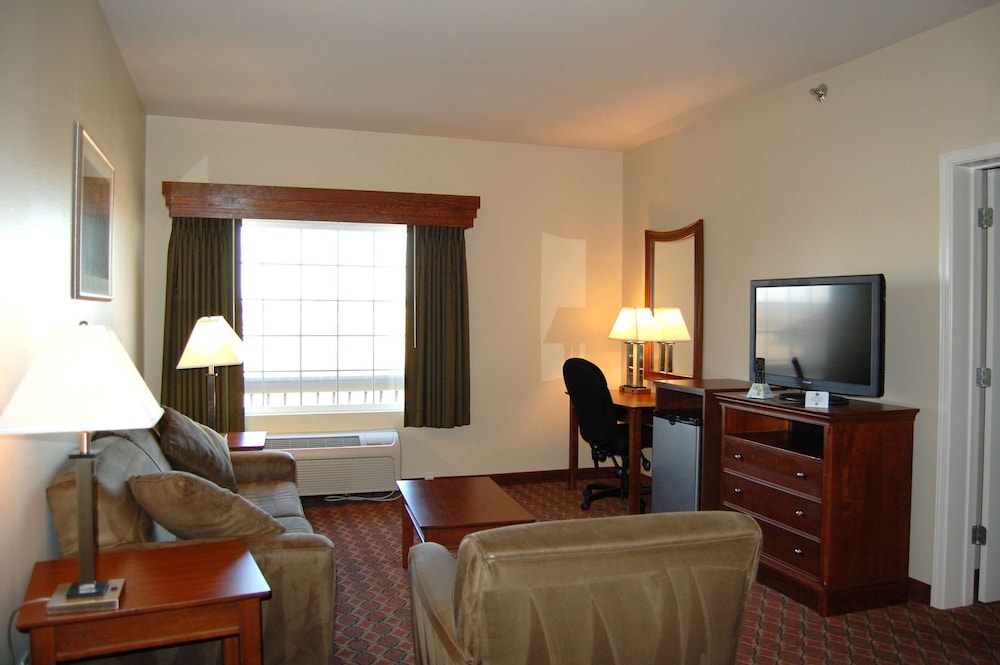 Best Western Plus MidAmerica Hotel 25/33