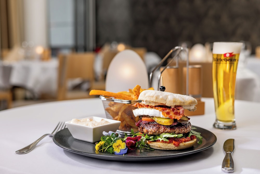 Parkhotel Ruegen 48/64