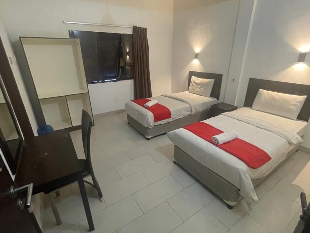 Room, Twin Beds