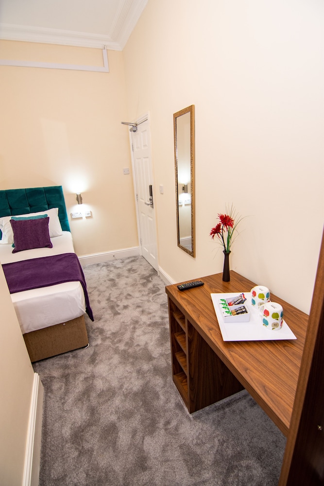 The Park Hotel Preston 53/65