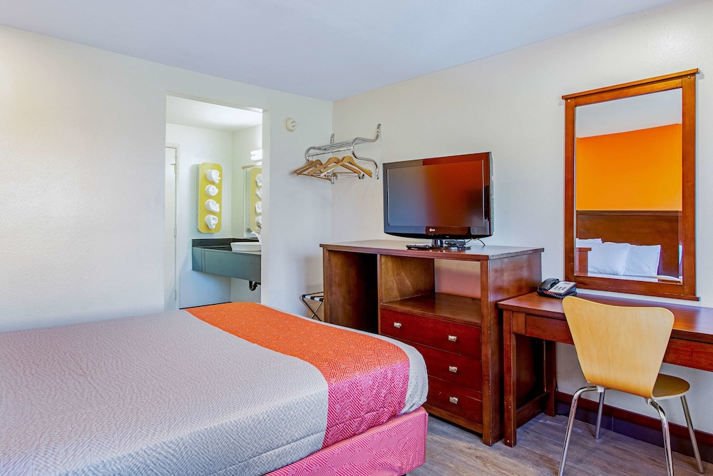 Motel6 Pendleton, OR - West 35/44