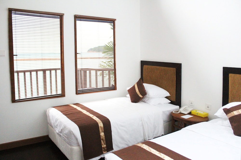 2 BEDROOMS, FAMILY, VILLA