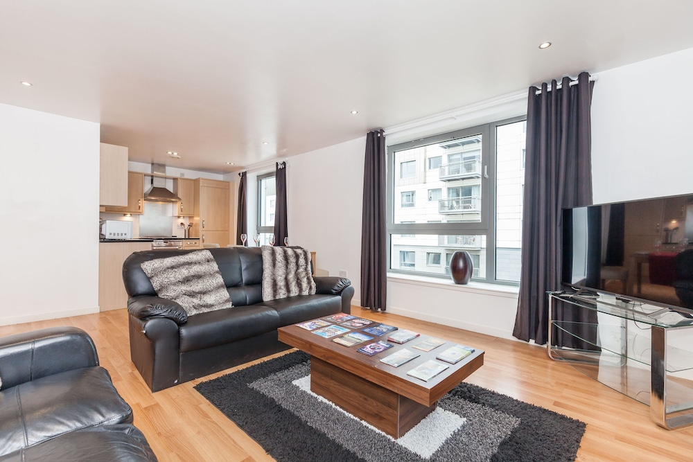 Stylish Apartment 10/16