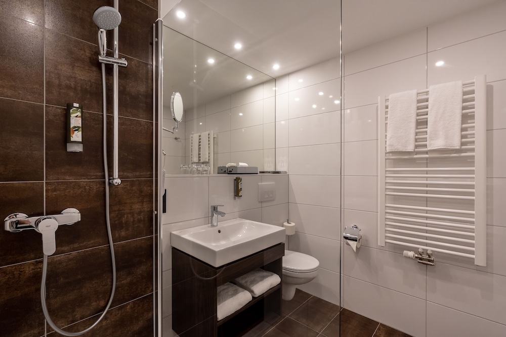 غرفة كومفورت بسرير كينج، Augsburg Hotel Sonnenhof 5/6