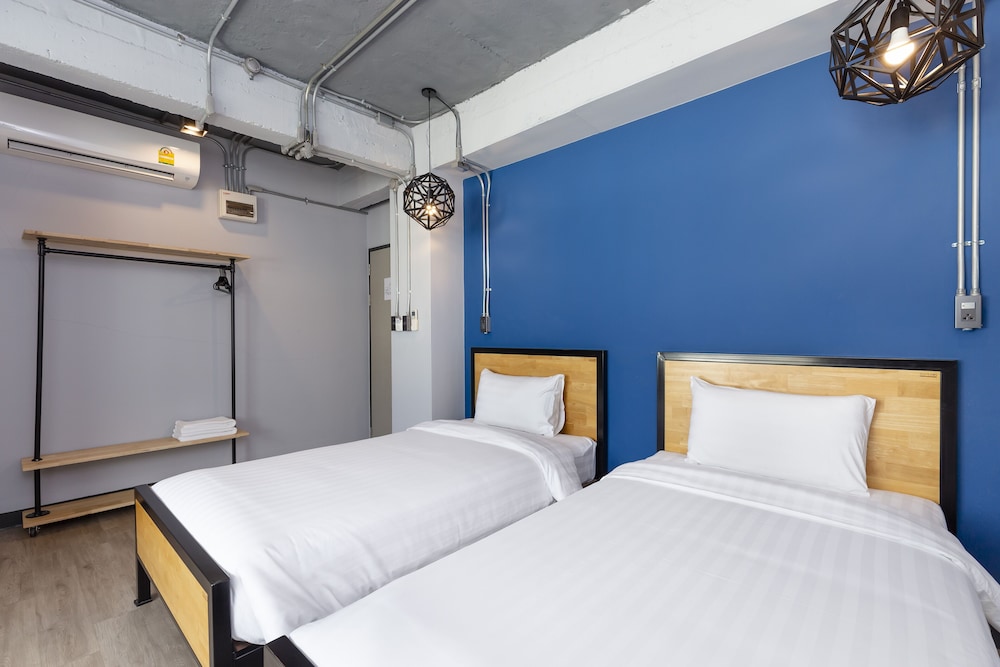 SUPERIOR, TWIN BEDS