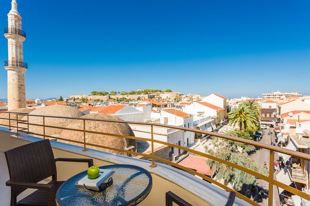 Polyxenia Boutique Hotel 45/50