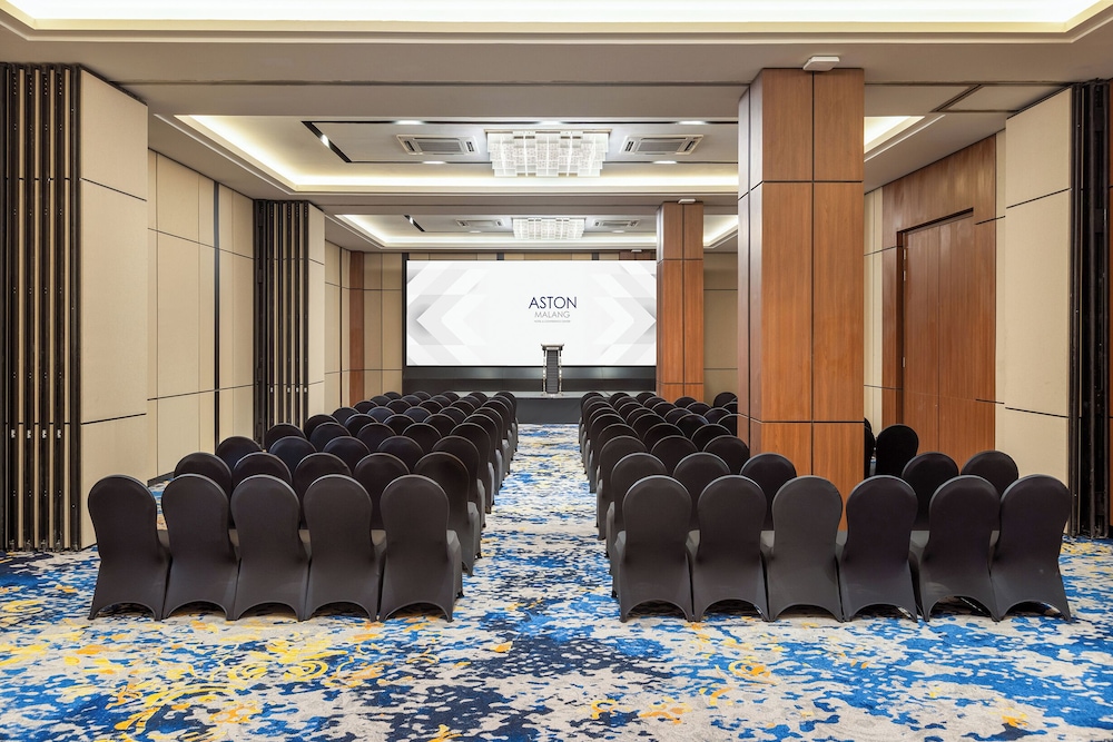 Aston Malang Hotel and Conference Center 30/35