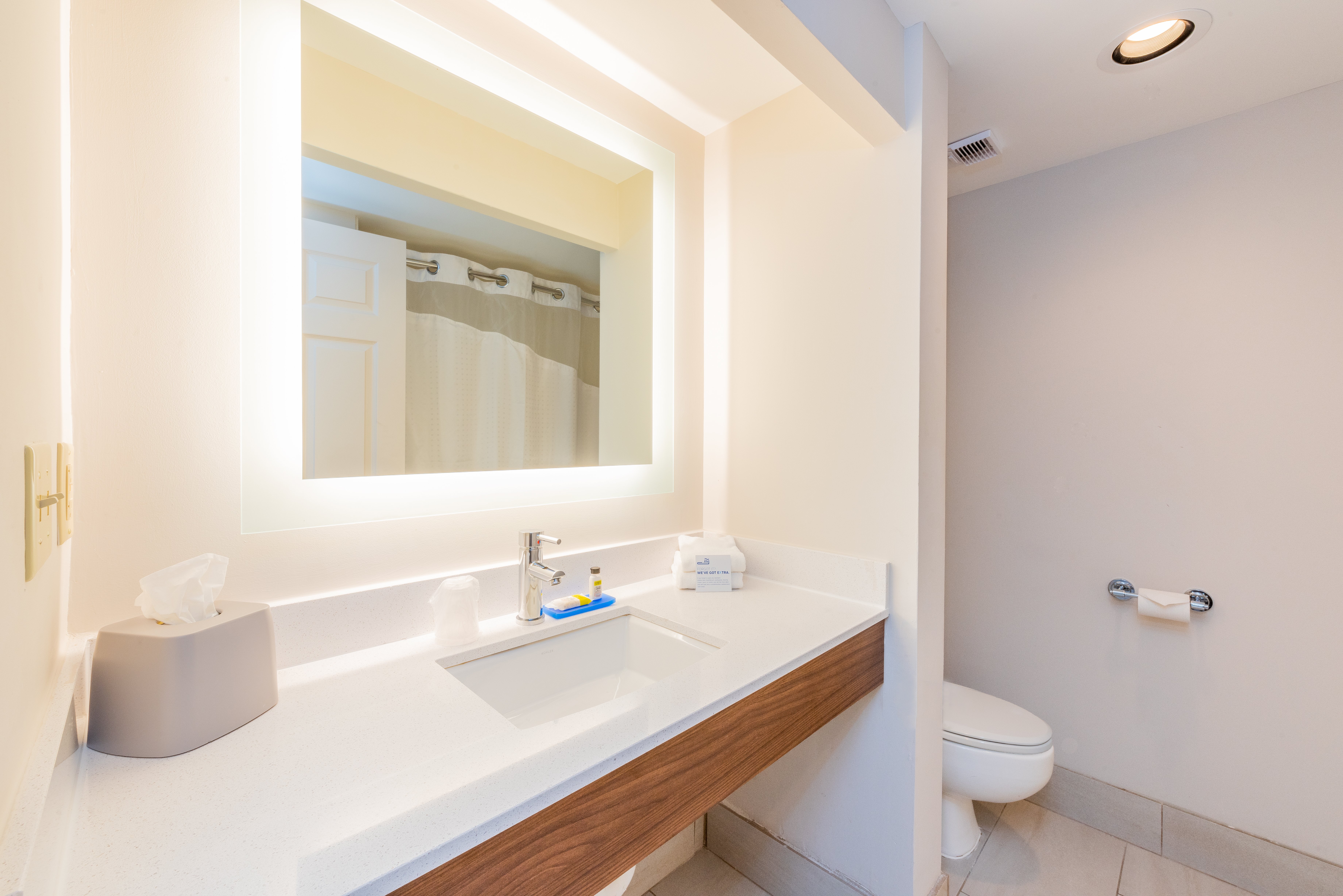 Holiday Inn Express & Suites Bradenton West, an IHG Hotel 69/69
