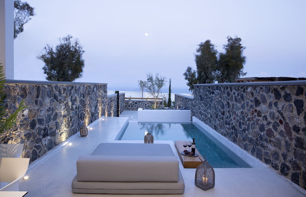 June Twenty Suites 29/50