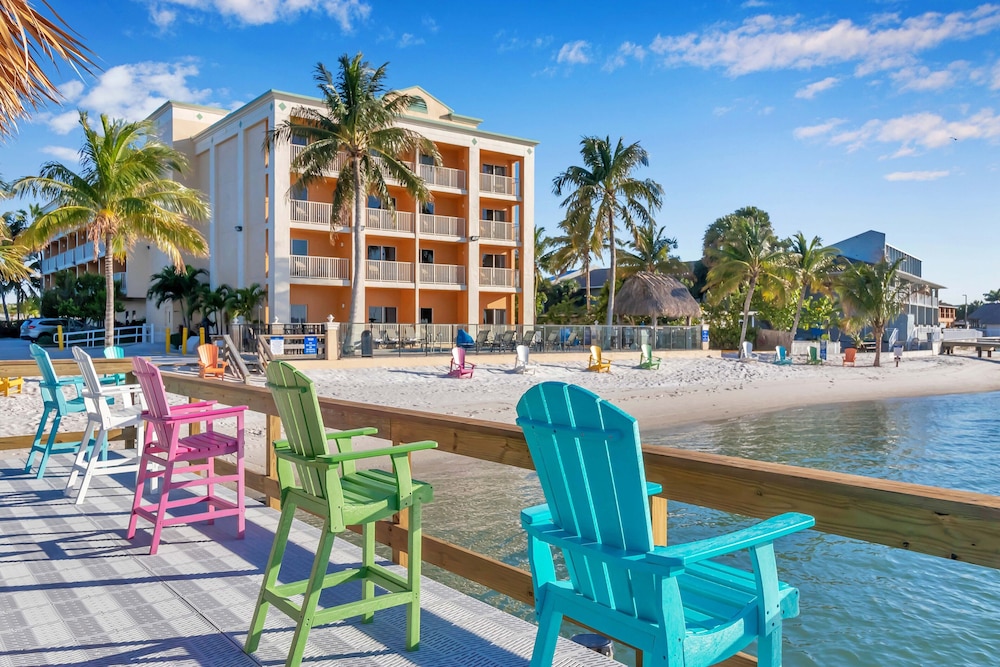 Hutchinson Island Plaza Hotel And Suites 57/63