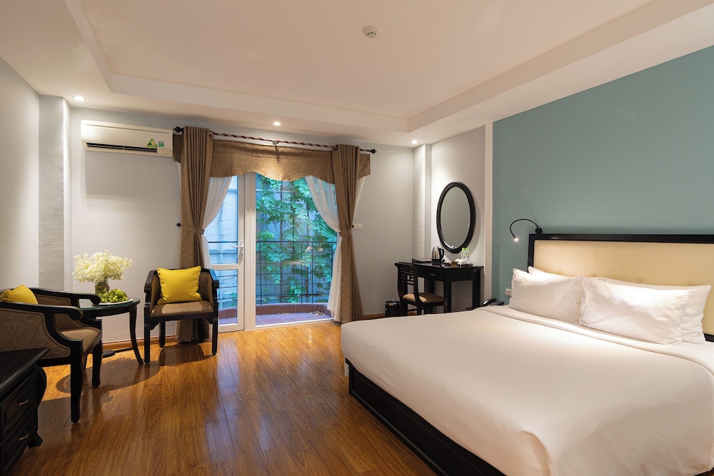DELUXE, DOUBLE BED, BALCONY