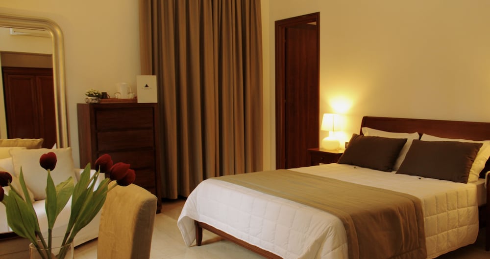 Saint Peter Six Rooms And Suites 17/67