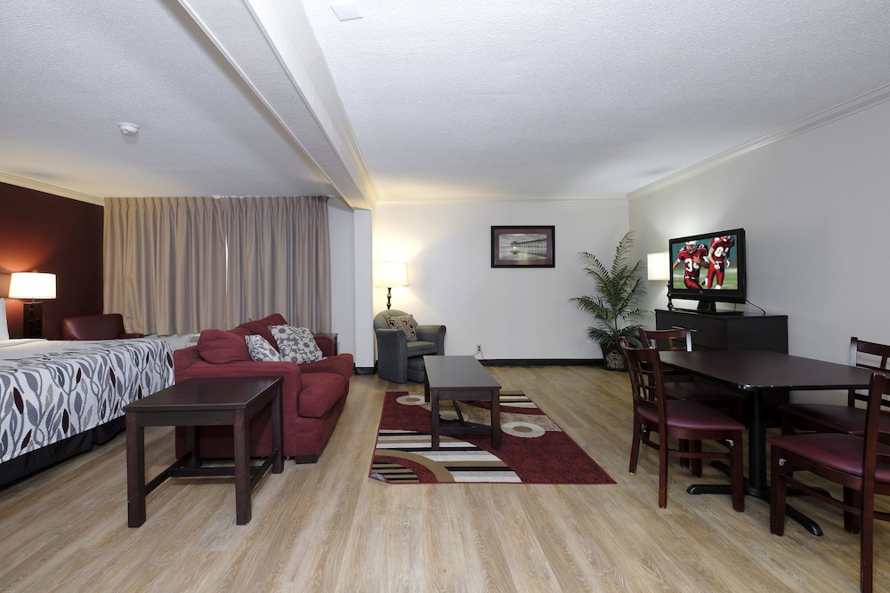 Red Roof Inn Suites Jacksonville Nc 44/53
