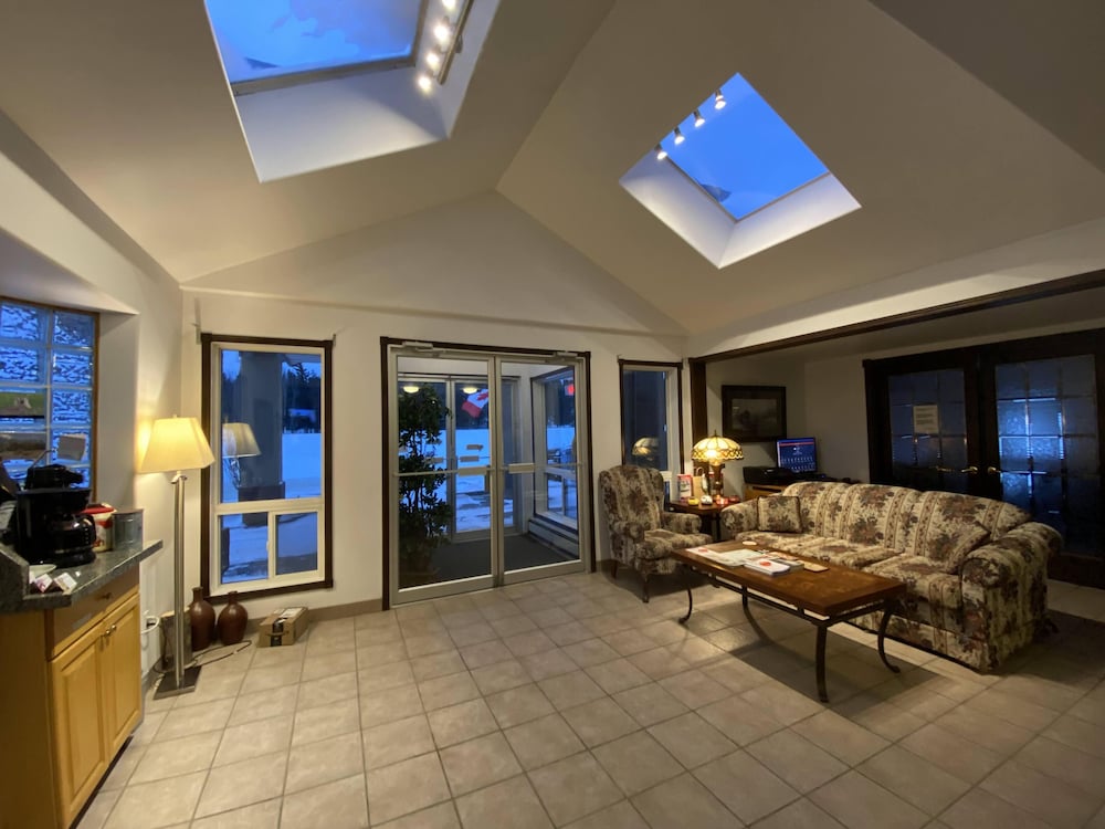 Baymont by Wyndham Hinton 33/48
