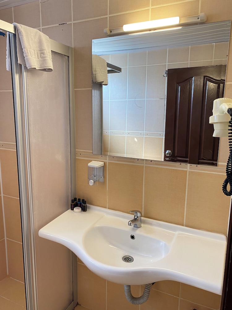 Lemas Suite Hotel 47/48
