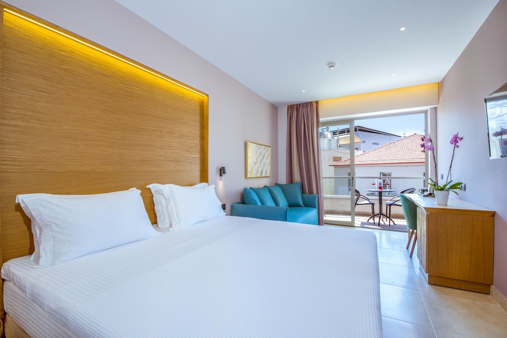M City Hotel 23/63