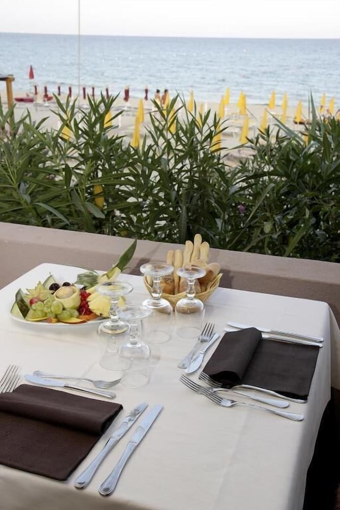 Free Beach Club 22/42