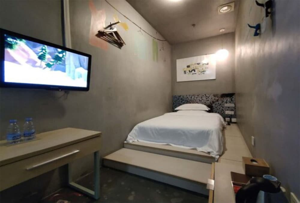 Colour Inn Shenzhen Dongmen Branch 41/66