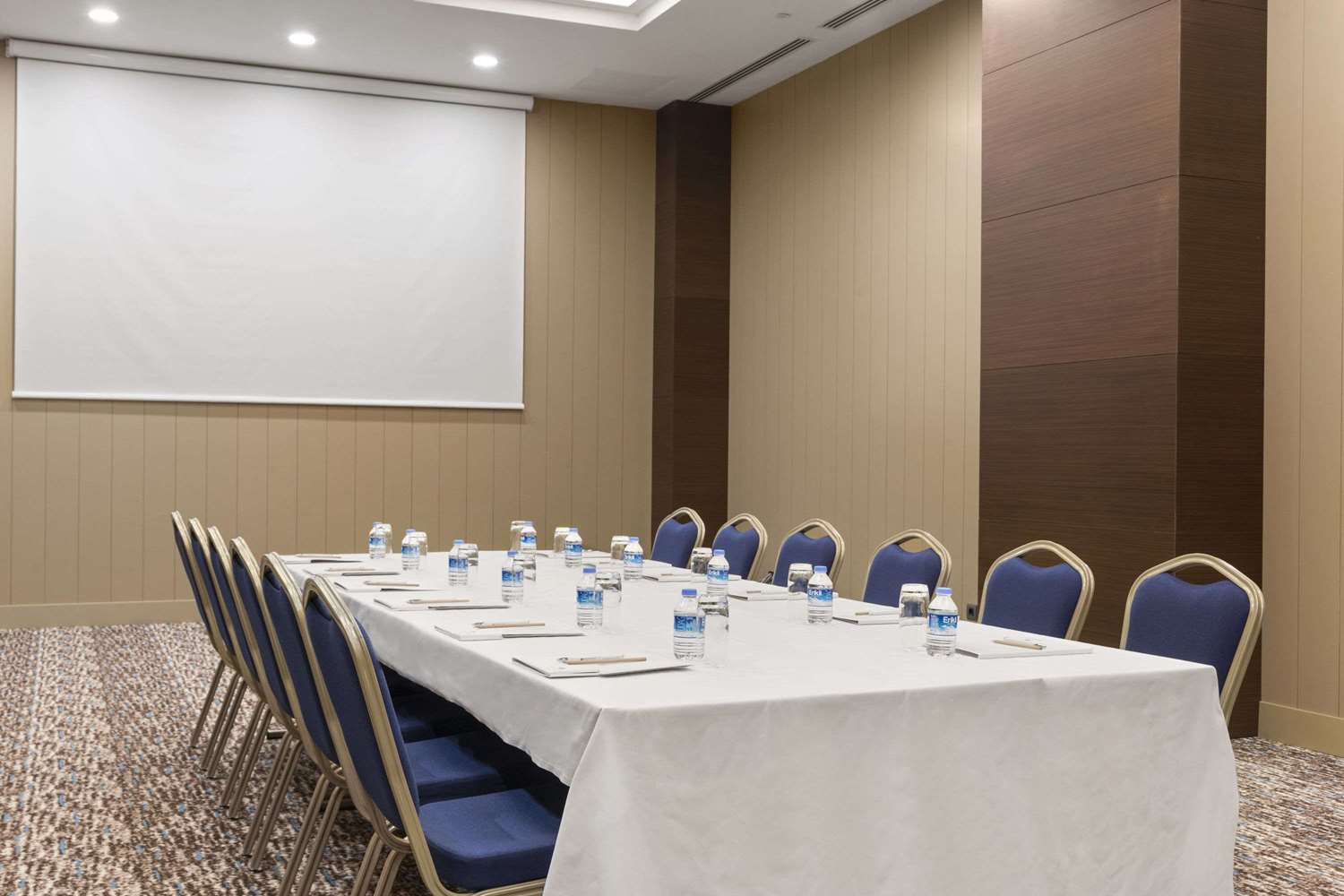 Ramada Hotel & Suites by Wyndham Istanbul Merter 20/24