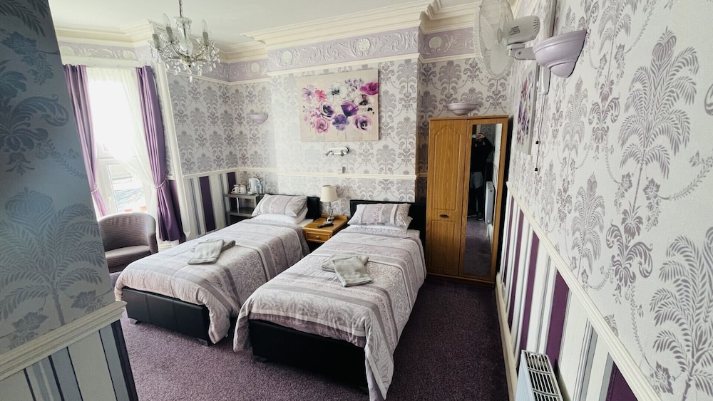 Clarence House Hotel 13/47