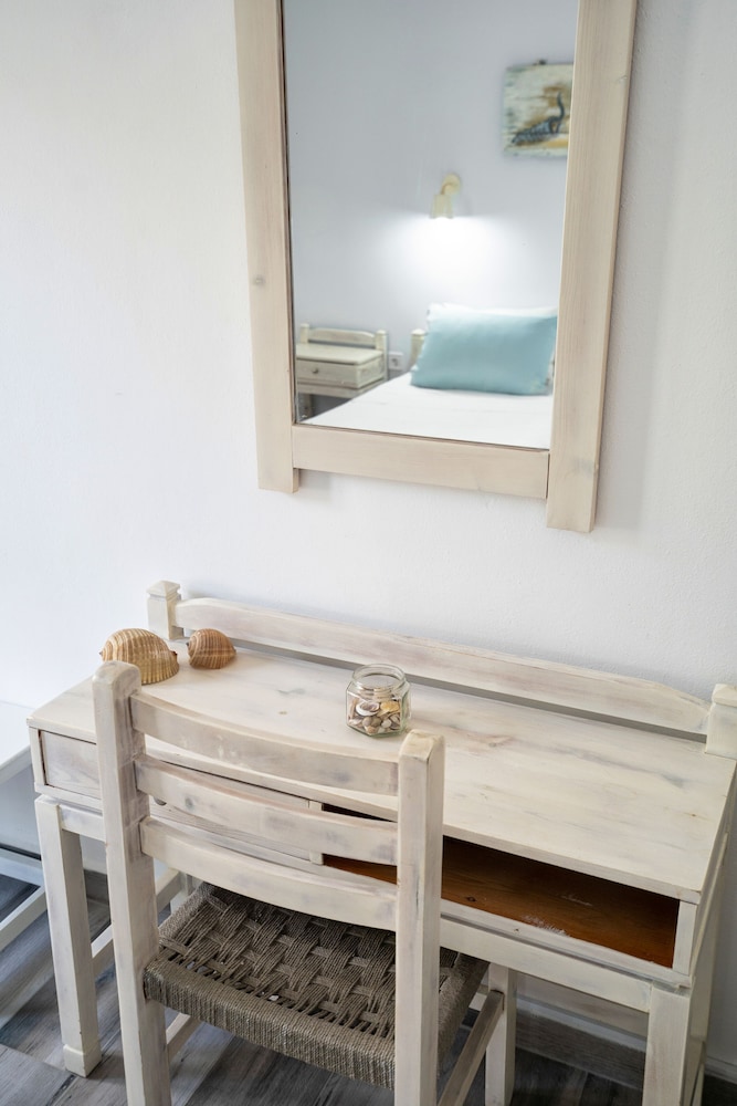 Iris Boutique Hotel 67/74