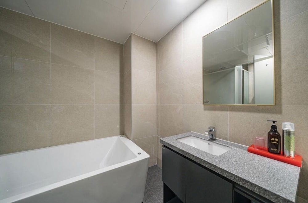 Suwon Station Myeongjak Hotel 46/57