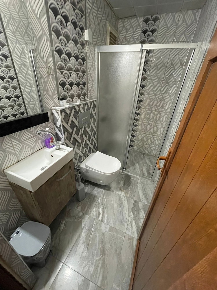 Ozgur Hotel 46/50