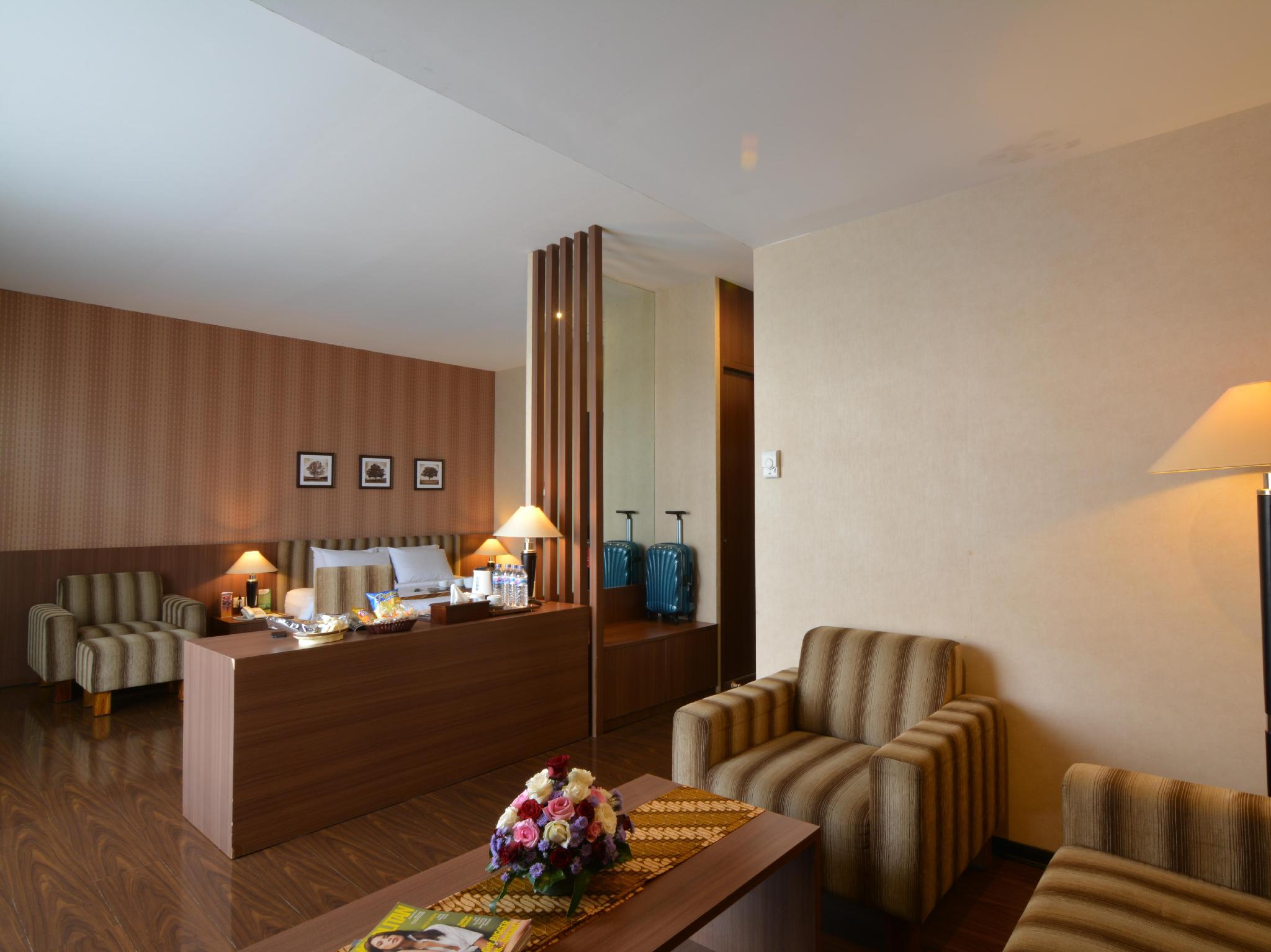 Lojikka Hotel 3/22
