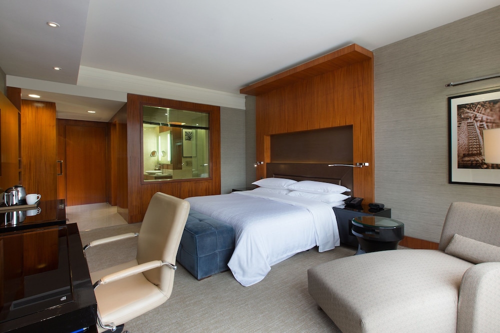 غرفة كلوب بسرير كينج، Sheraton Grand Bangalore Hotel At Brigade Gateway 4/7
