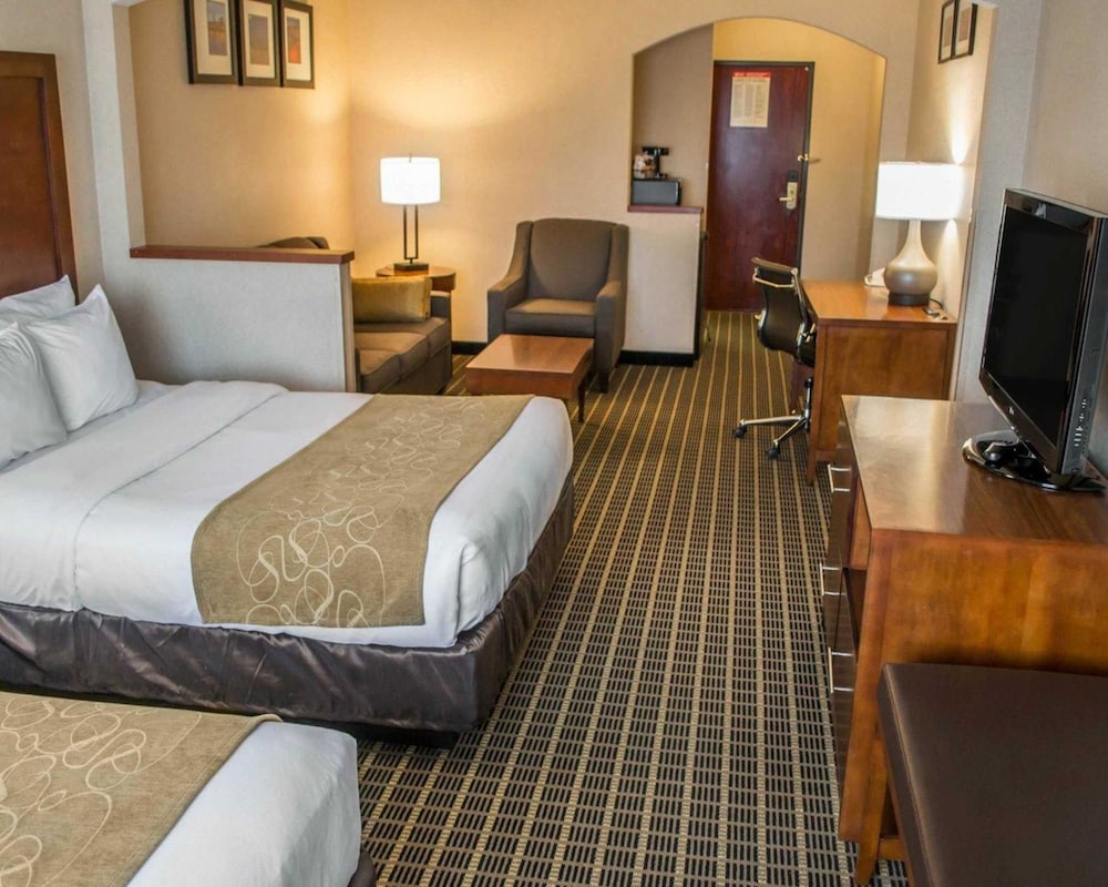 Comfort Suites Southwest 16/45