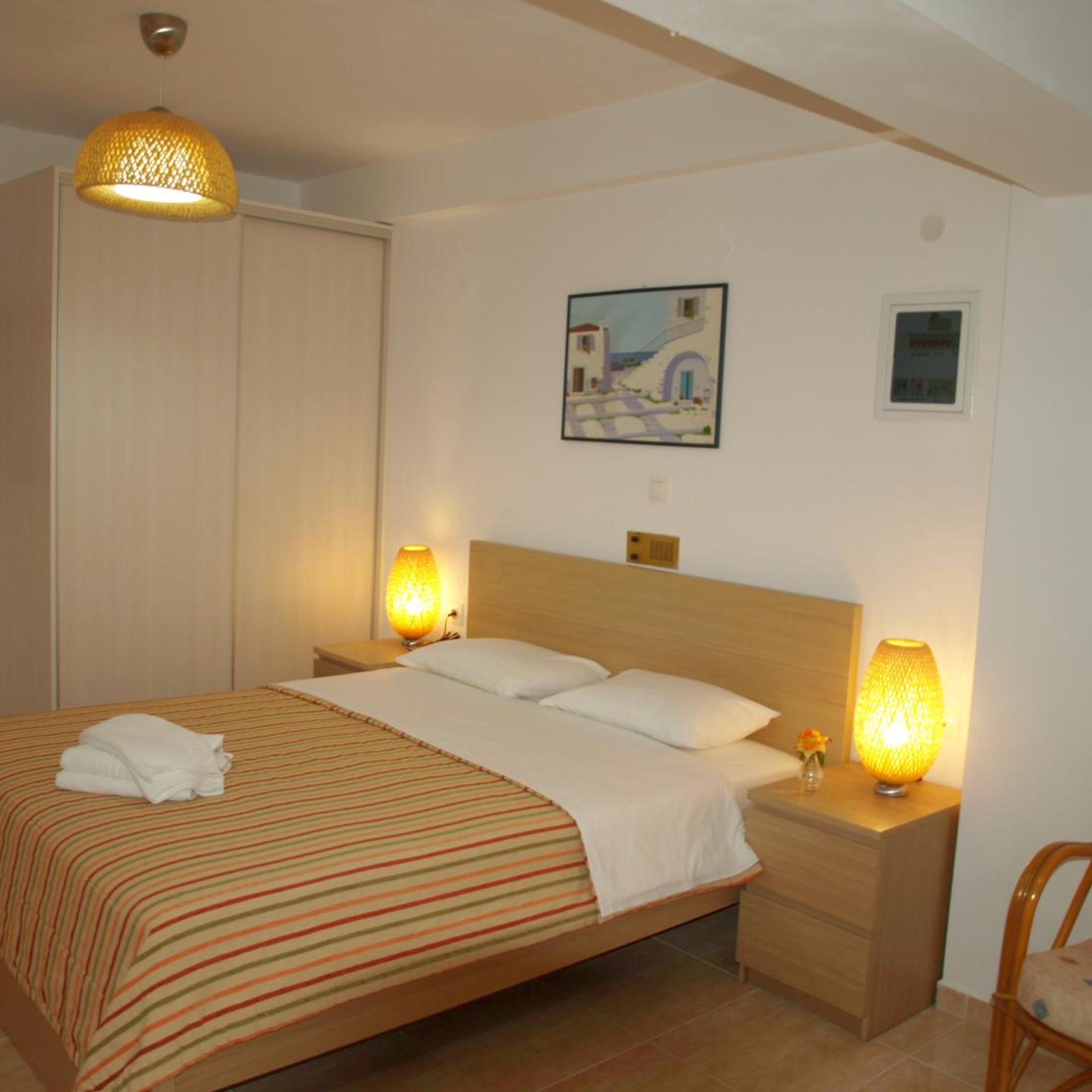 Kastro Studios And Apartments 20/57