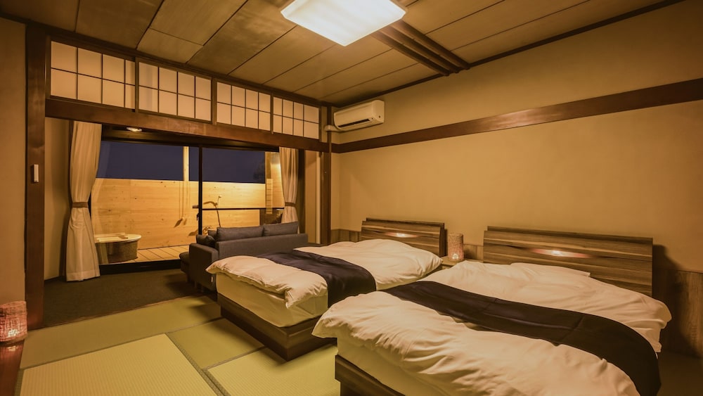 JAPANESE, MODERN, SUPERIOR, NO VIEW, OUTDOOR BATH, TATAMI
